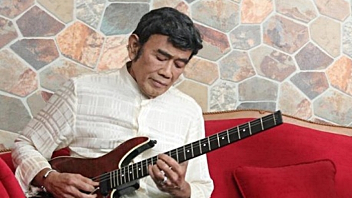 rhoma-irama-saat-bermain-gitar-30062020.jpg