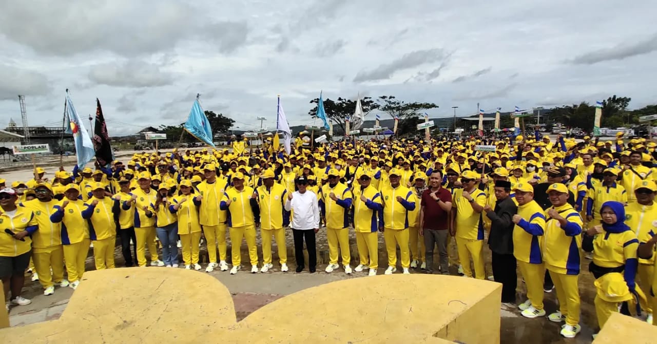 ribuan-atlet-dan-official-kontingen-kutim-yang-akan-berangkat-menuju-porprov.jpg