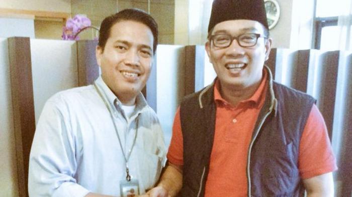 ridwan-kamil-dan-ketua-jakmania_20160402_190845.jpg
