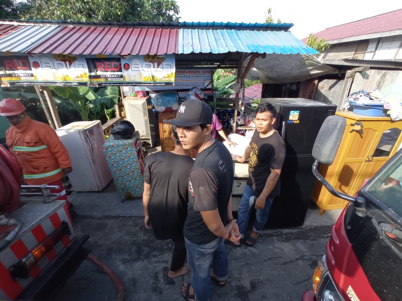Kebakaran di Gunung Bugis Balikpapan Barat, Warga Spontan Selamatkan Perabotan hingga Kendaraan