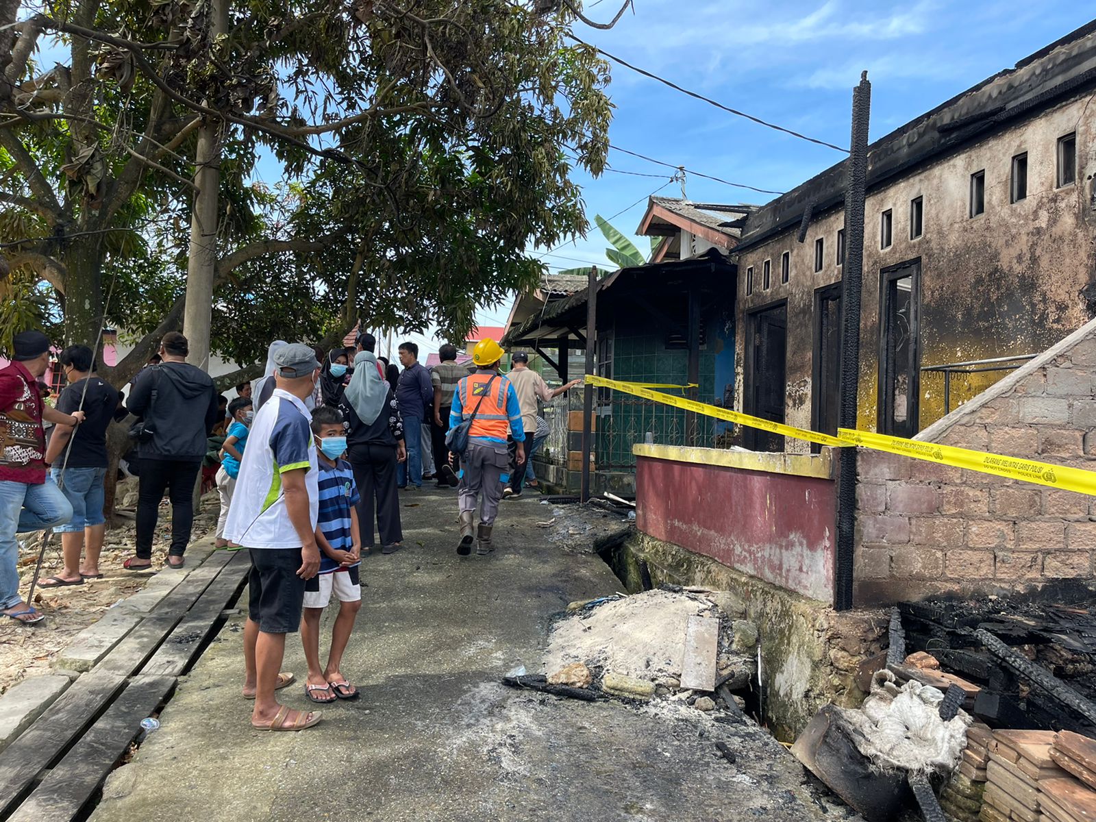 rumah-edy-saban-ludes-terbakar-di-jalan-re-martadinata-lok-tuan-bontang.jpg