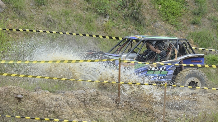 salah-satu-peserta-offroader-competition-2.jpg