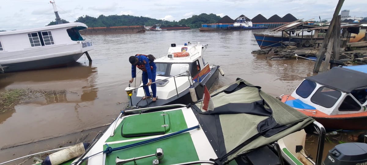 BREAKING NEWS Motoris Speed Boat Diduga Tenggelam Usai Senggolan dengan Ponton