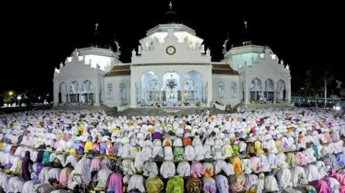 Keutamaan Shalat Tarawih Malam ke 13, Berhubungan dengan Kiamat, Lengkap Niat dan Doa Shalat Witir