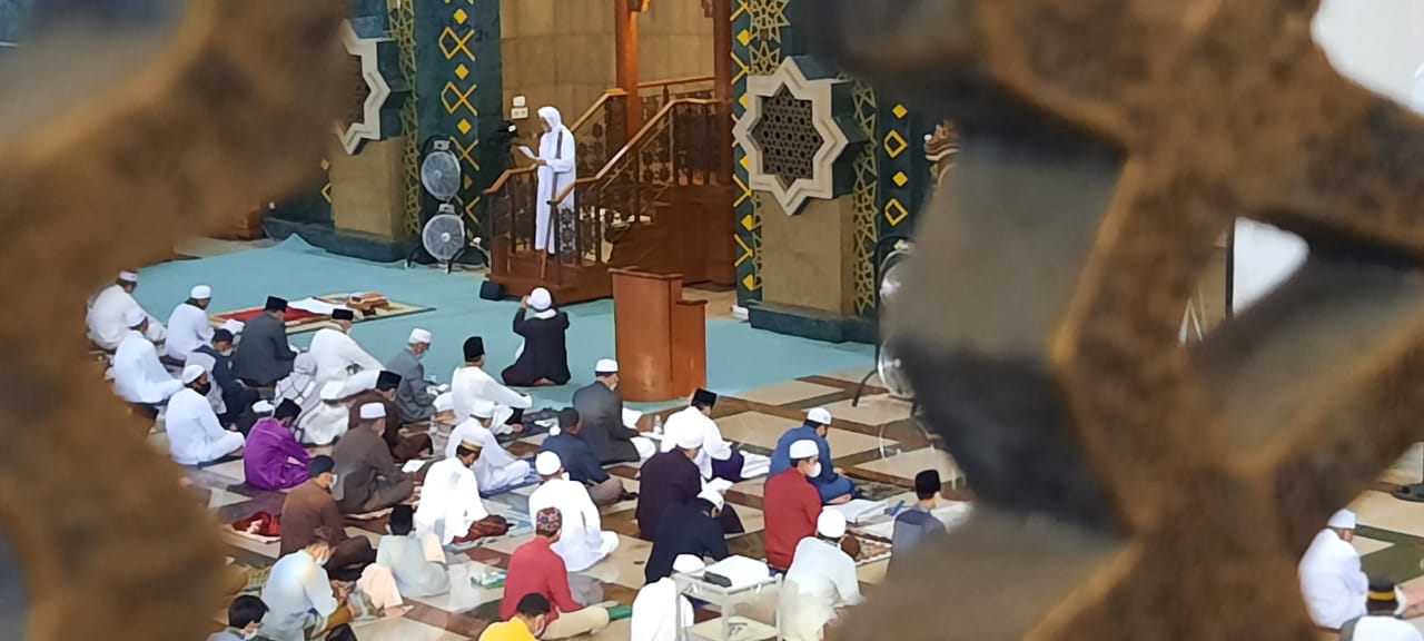 sholat-ied-di-islamic-center-samarinda-kaltim.jpg