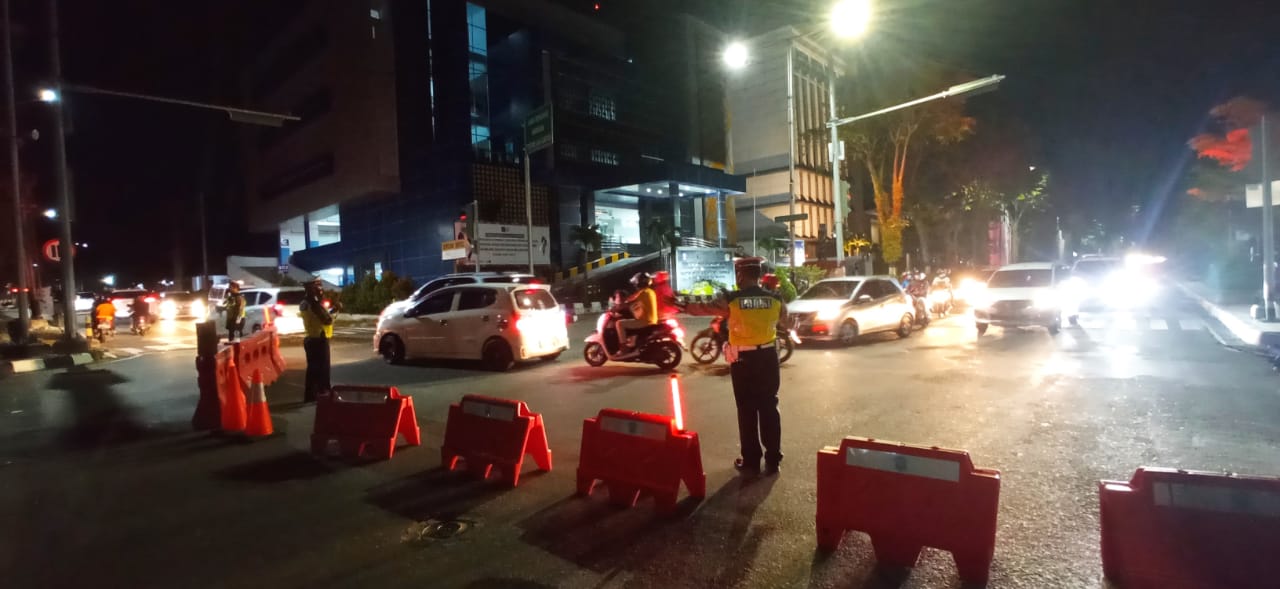 situasi-penutupan-di-simpang-makodim-0905-balikpapan-0.jpg