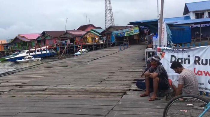 suasana-di-pelabuhan-kelotok-penajam-paser-utara-ppu-kalimantan-timur.jpg