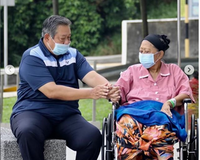 Air Mata Jatuh di Kening Ani Yudhoyono Lalu SBY Bisikkan Ini, 'Memo, Kami Semua Ada di Sini'