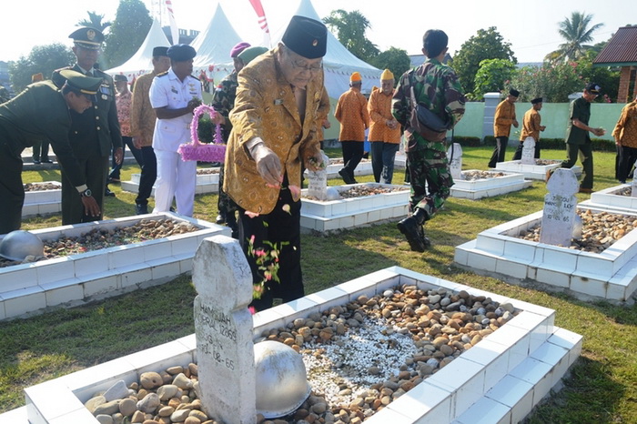 Soedjana Angkat Jasad Hamsjah yang Hancur Tertembak