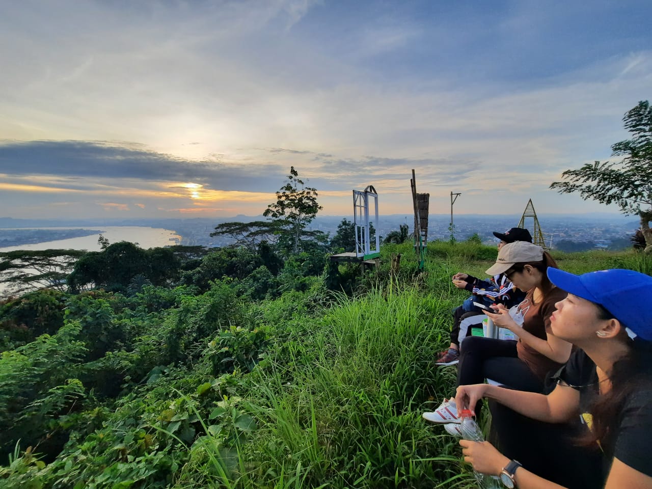 Bukit Steling Samarinda Tembus 10 Besar API Awards 2026, Disporapar Ajak Warga Berikan Dukungan