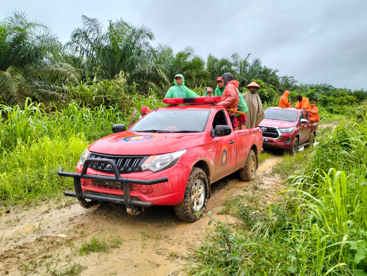 tim-sar-melakukan-pencarian-terhadap-satu-korban-yang-diduga-hilang.jpg