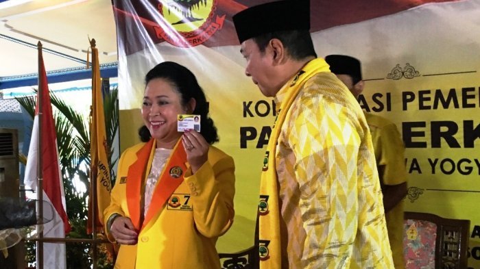TERPOPULER - Bertarung di Satu Dapil, Ini Perbedaan Nasib Titiek Soeharto dan Putra Amien Rais