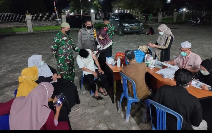 vaksin-malam-hari-di-koramil-sangasanga.jpg