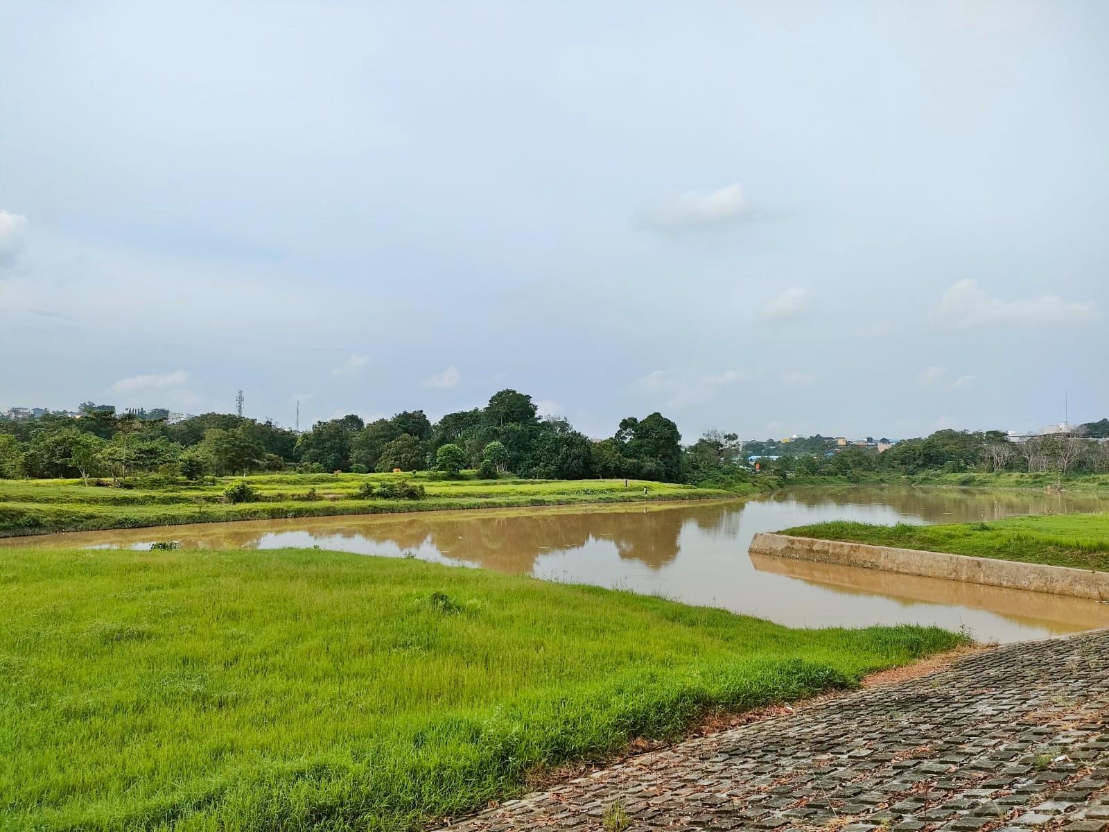 waduk-wonorejo-cerah-banget.jpg