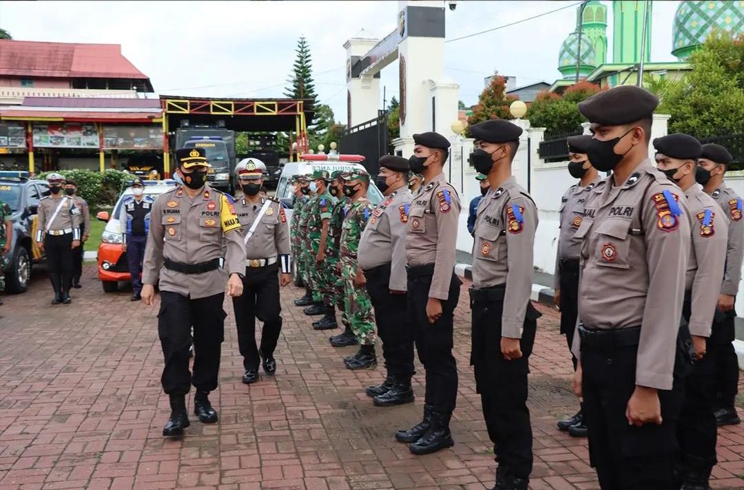 wakapolres-kutai-barat-kompol-i-nyoman-wijana-memimpin-kegiatan-apel-gelar-pasukan.jpg