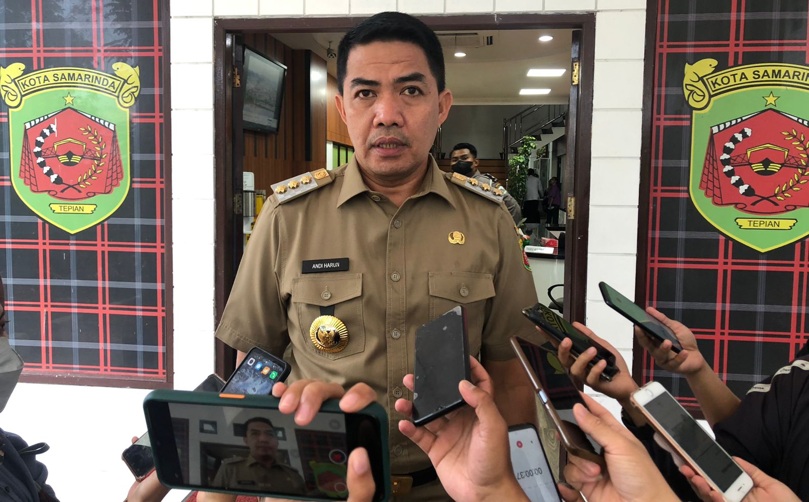 Walikota Samarinda Minta Pihak Grosir Tanggung Jawab Atas Antrean Minyak Goreng yang Makan Korban