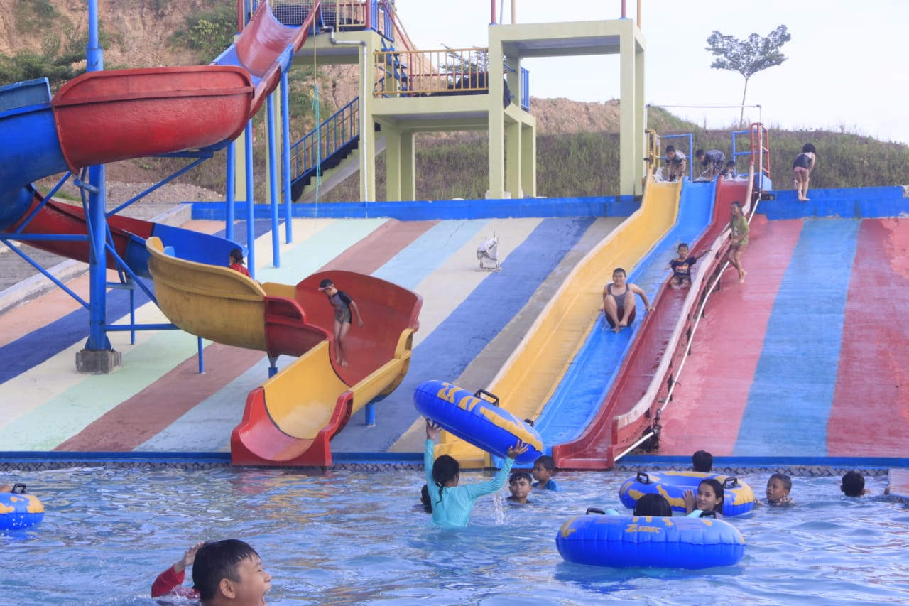 Wisata Lengkap ke Kebun Ndesa di Tanah Merah Samarinda, Nikmati Makan Buah, Mancing dan Berenang