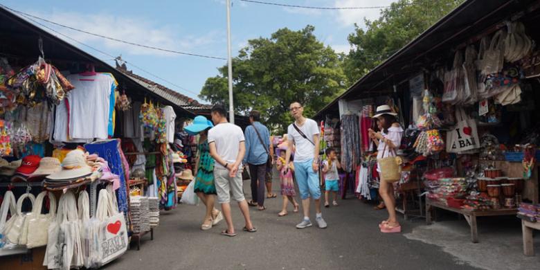Perajin Siapkan Pernak-pernik Unik Sambut Wisatawan China dan Hongkong