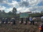 09072025-Wakapolda-Kaltim-Sabilul-Alif-memimpin-penanaman-jagung.jpg