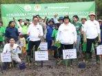 20230610_Menteri-LHK-Siti-Nurbaya-Bakar-bersama-Komisi-IV-DPR-RI-Budisatrio-Djiwandono.jpg