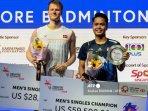 20230611_Ginting-dan-Anders-Antonsen-di-podium-Singapore-Open-2023.jpg