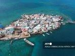 20230709_Pulau-Santa-Cruz-del-Islote-Kolombia-yang-termasuk-daftar-10-pulau-terpadat-di-dunia.jpg
