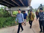 20230714_Bupati-Paser-Fahmi-Fadli-saat-meninjau-infrastruktur-jalan.jpg