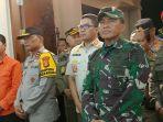 20231225_Tim-gabungan-yang-terdiri-dari-TNI-Polri-dan-Pemerintah-Kota-Samarinda.jpg