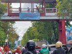 20240110-Spanduk-bertuliskan-yang-Menolak-Bangun-IKN-Mau-ke-Samarinda-Wal-di-Jembata.jpg