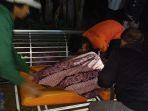 20240118-Proses-evakuasi-pekerja-kebun-yang-ditemukan-meninggal-dunia.jpg