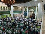 20240311-Jamaah-yang-memadati-Masjid-Agung-Nurul-Falah.jpg
