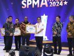 20240429_Menerima-SPM-Award-dari-Wakil-Menteri-Dalam-Negeri.jpg
