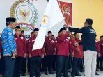 20240917_Neni-Moerniaeni-dan-Agus-Haris-saat-mendaftar-ke-KPU-Bontang.jpg