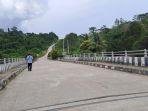 Bupati Kubar FX Yapan Sukses Bangun Jalan 36,97 KM di Intu Lingau