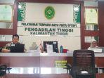 20250102_Petugas-Pelayanan-Terpadu-Satu-Pintu-Pengadilan-Tinggi-Kaltim.jpg
