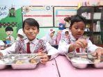 20250217_program-Makan-Bergizi-Gratis-di-salah-satu-SD-di-Kota-Balikpapan.jpg