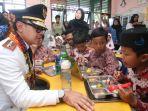 20250425_Bima-Arya-saat-Pantau-MBG.jpg