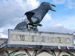 20250425_Tugu-Burung-Tiung-di-Paser-Kaltim.jpg