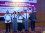 20250512-Sekda-Sri-Wahyuni-berfoto-bersama-dengan-peserta-seleksi-Paskibraka.jpg