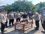 Polsek Long Apari Mahulu Cek Rutin Senjata Api untuk Jaga Disiplin dan Keamanan Personel