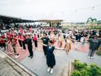 Ratusan Penari ikut Pembukaan Indonesia Menari 2025 di Food Center Grand City Balikpapan