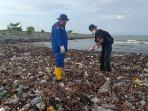 20250930_Volume-sampah-yang-menumpuk-di-pesisir-Kota-Balikpapan.jpg