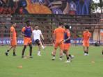 20251006_Borneo-FC-1.jpg