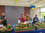 20251014_Pemotongan-tumpeng-oleh-Pimpinan-Bankaltimtara-Cabang-Sendawar-di-HUT-ke-60.jpg