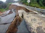 Penampakan Jalan Poros Mamahak Besar Kutai Barat Kaltim yang Amblas, Akses Kubar-Mahulu Putus