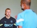 Erling-Haaland-berlatih-dengan-rekan-satu-timnya-di-Manchester-City.jpg