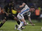 Gelandang-Brighton-and-Hove-Albion-Alexis-Mac-Allister-saat-me.jpg