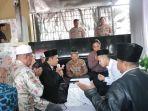 Kebahagiaan-IN-dan-sang-istri-meski-harus-menikah-di-balik-jeruji-besi.jpg