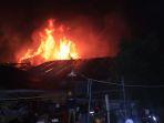 Kebakaran-Jalan-Gatot-Subroto-Gang-16-Samarinda.jpg