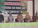 Kepala-Dinkes-Kubar-membuka-pertemuan-operator-SDMK-puskesmas-dan-rumah-sakit-tingkat.jpg